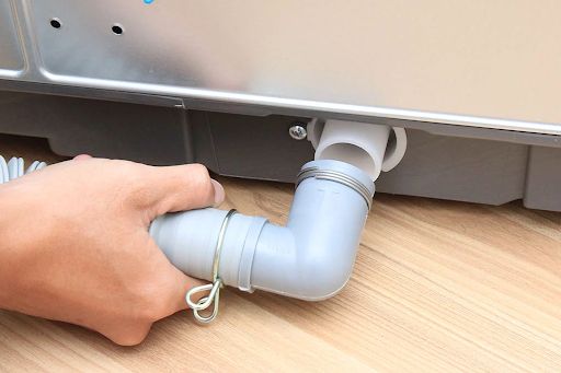 Do nguồn cấp nước bị khoá, mất nguồn nước