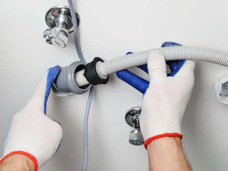 Kiểm tra và vệ sinh ống thoát nước