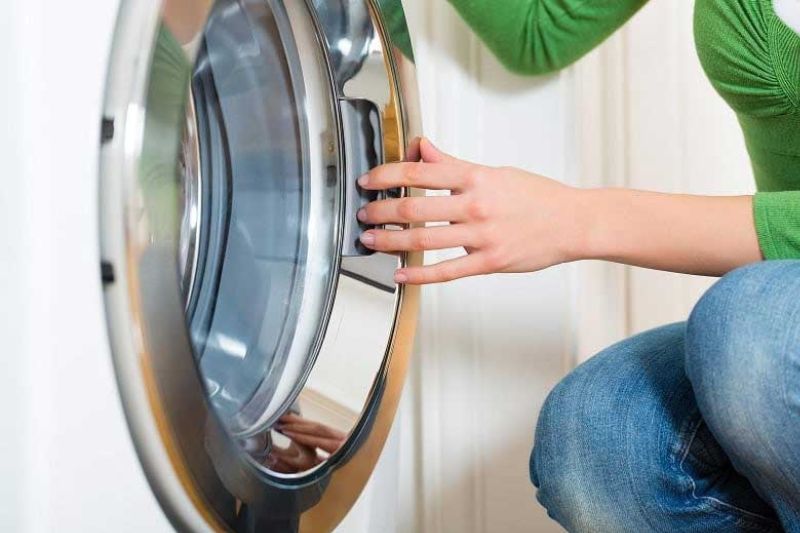 Cửa máy giặt Sharp không đóng chặt