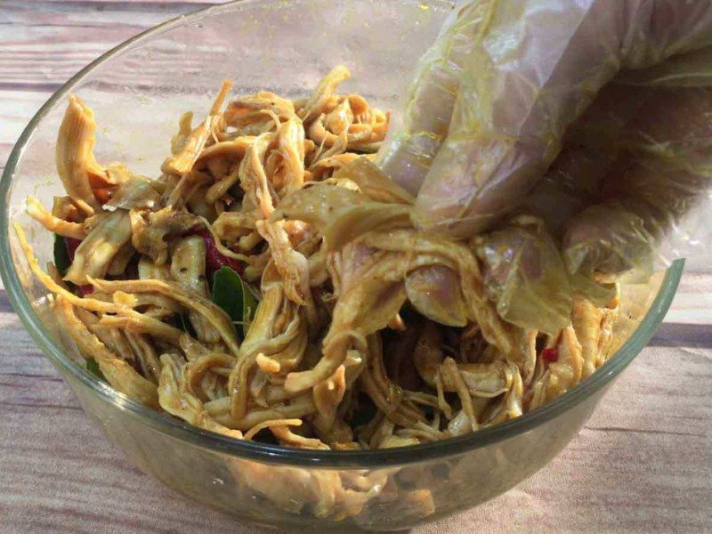 Ướp gia vị thịt gà
