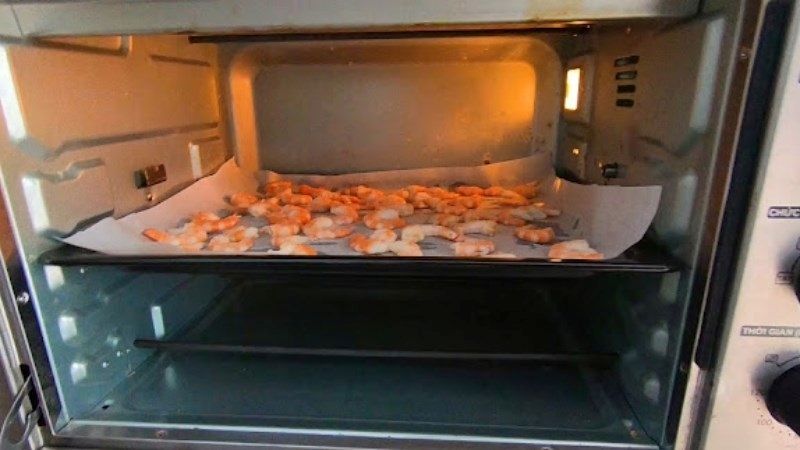 Cách nướng tôm bằng lò nướng