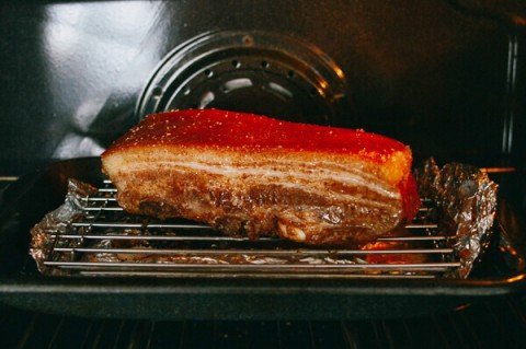 Cách làm thịt quay bằng lò nướng