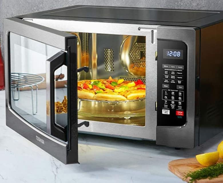 Cách nướng pizza bằng lò vi sóng