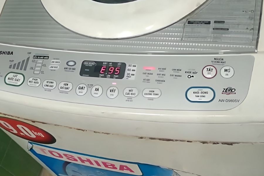 Máy giặt Toshiba báo lỗi E95 là gì