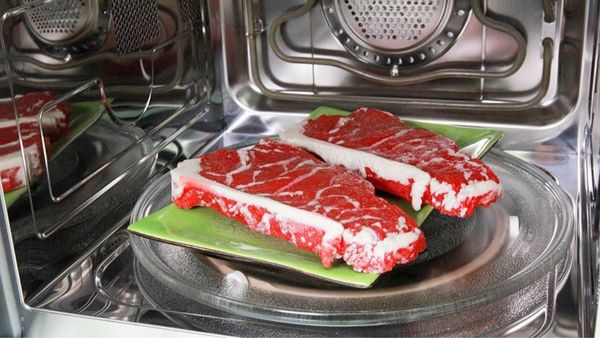 Cách rã đông bằng lo vi sóng