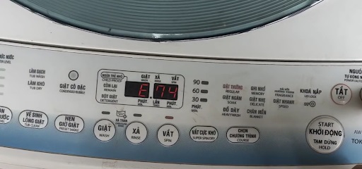Lỗi E74 máy giặt Toshiba là gì