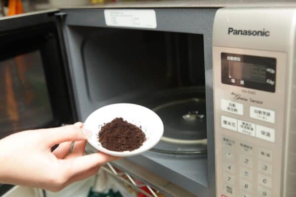 Bã cà phê khử mùi lò vi sóng