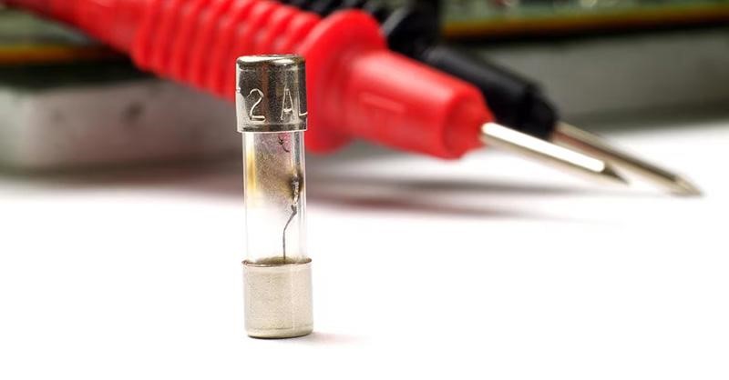 Lò vi sóng bị cháy cầu chì