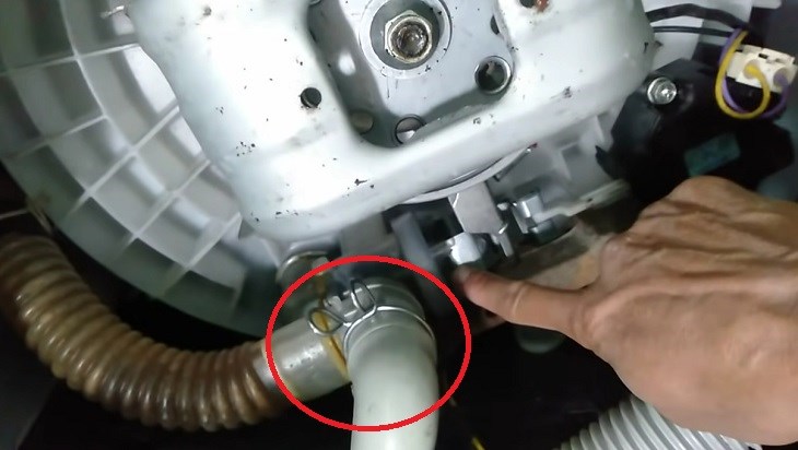 Do vấn đề lỗi bơm xả thoát nước