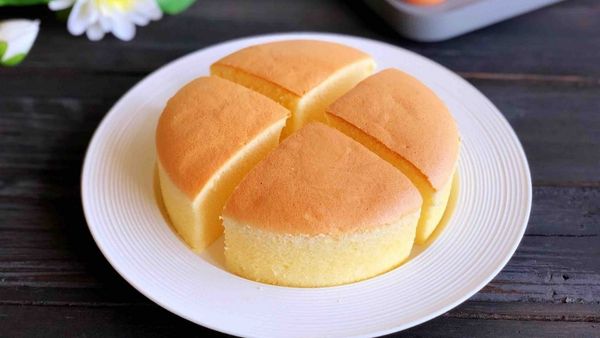 Thành phẩm bánh bông lan làm bằng nồi chiên không dầu