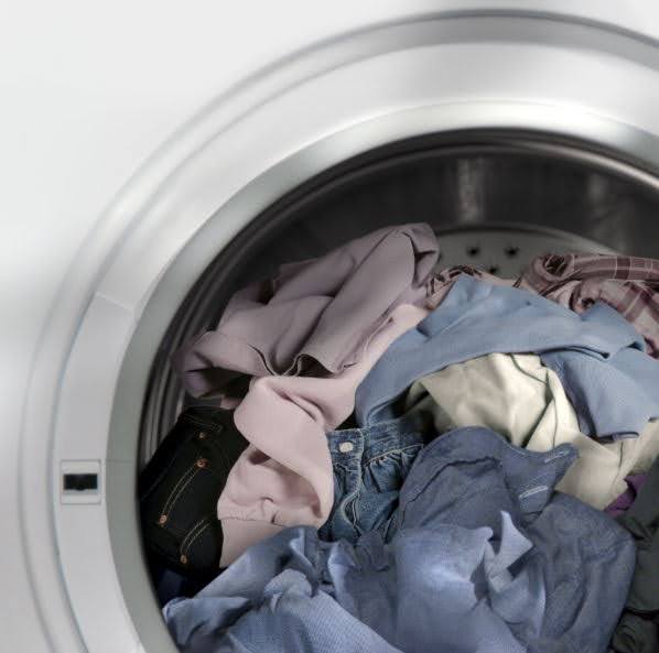 Phân loại quần áo trước khi sấy