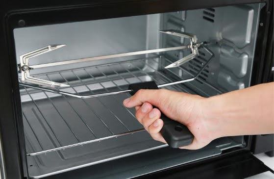 Chuẩn bị khoang lò & phụ kiện trước khi nướng