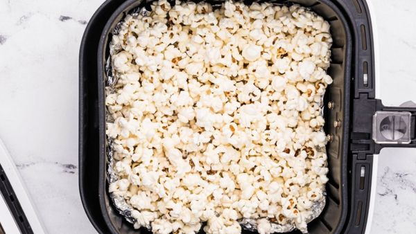 Làm bắp rang bơ tại nhà