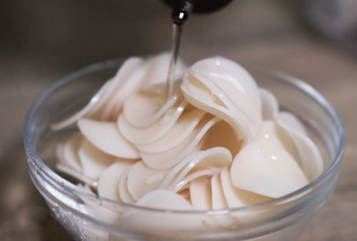 Phồng tôm chiên bằng nồi chiên không dầu