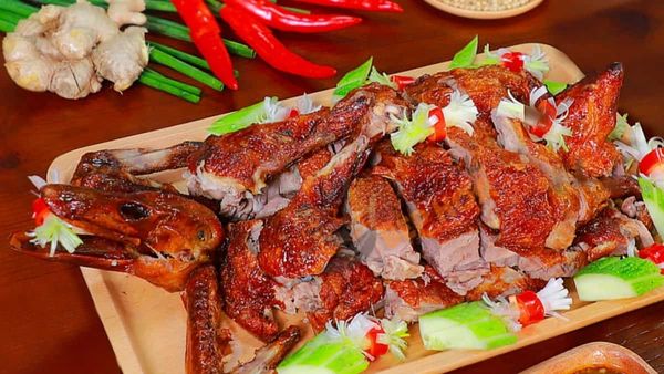 Cách làm vịt quay bằng nồi chiên không dầu tại nhà