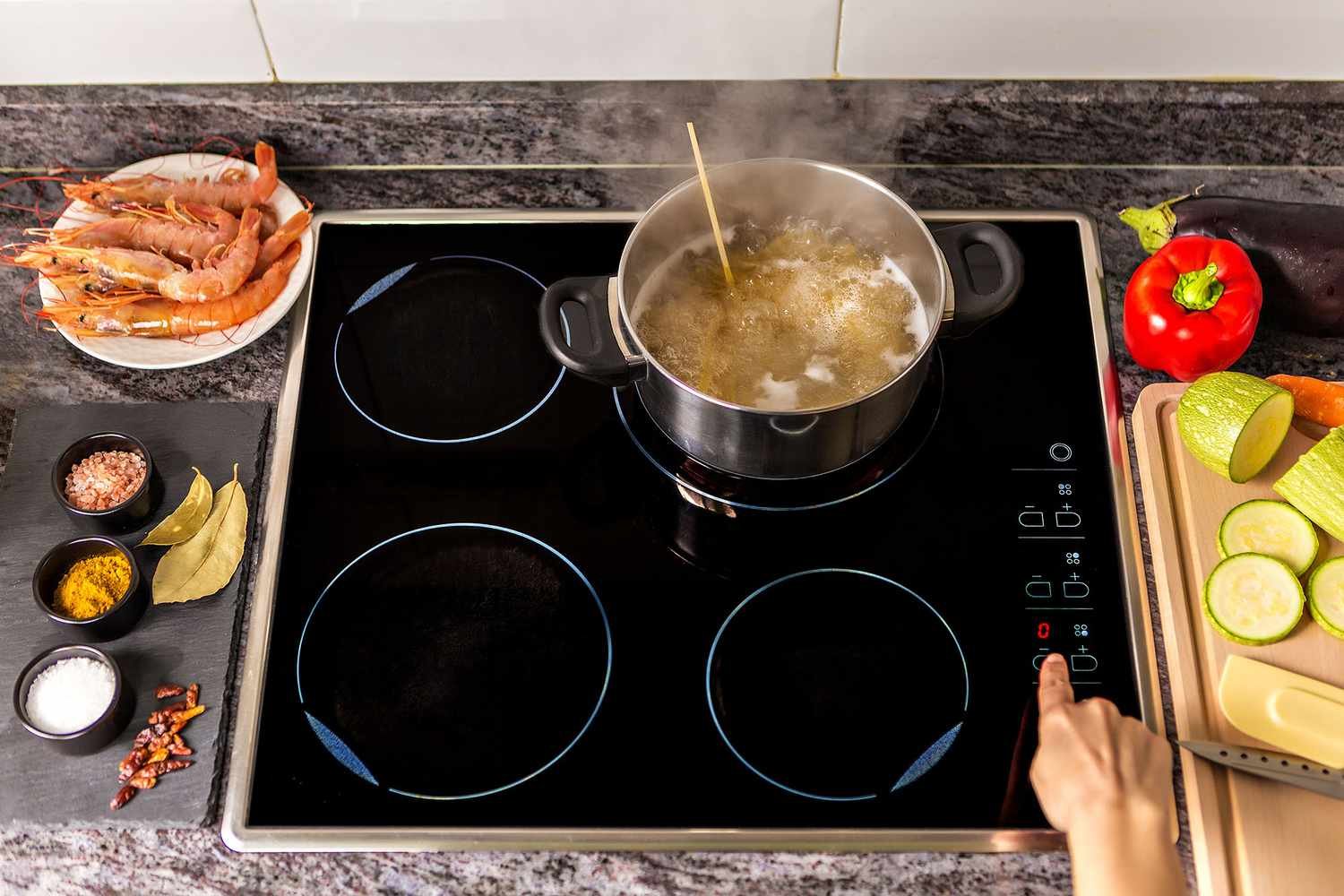 Bếp ga hay bếp từ an toàn hơn