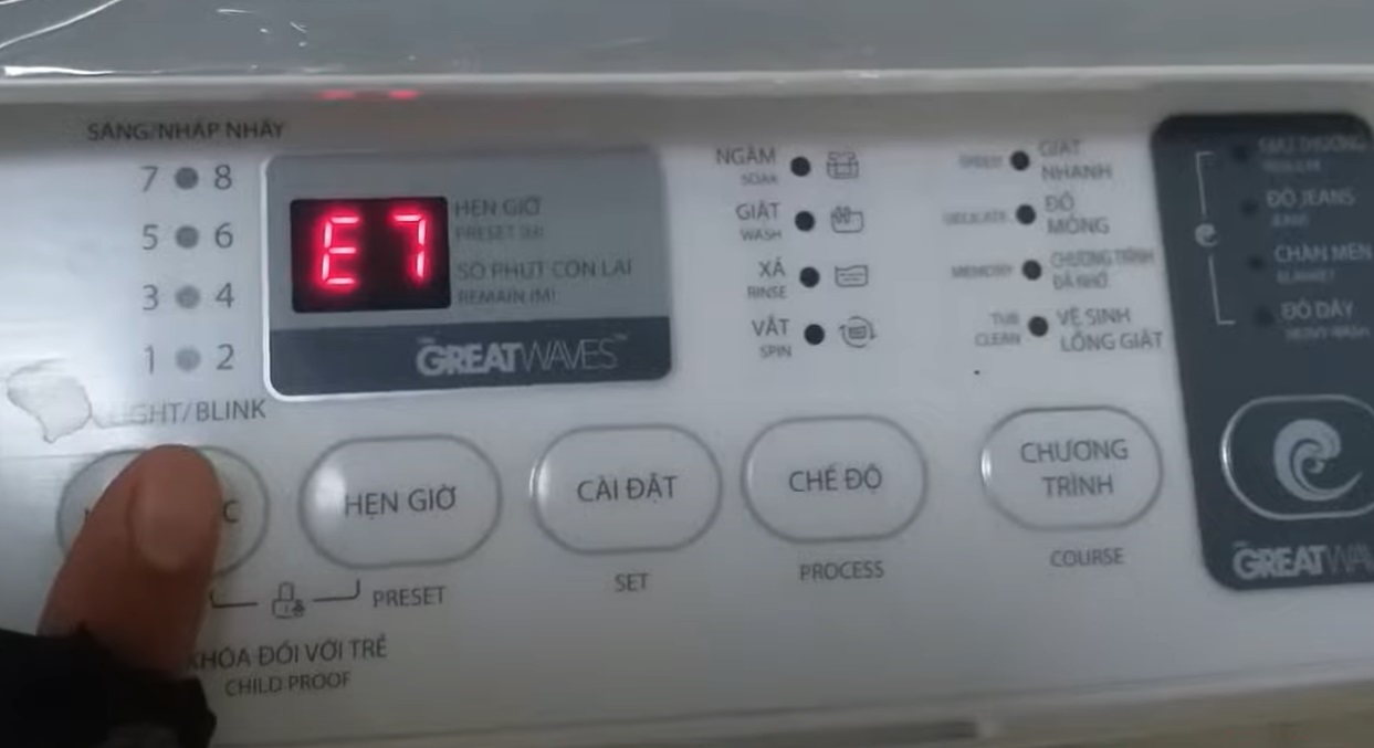 Máy giặt Toshiba lỗi E7 là gì
