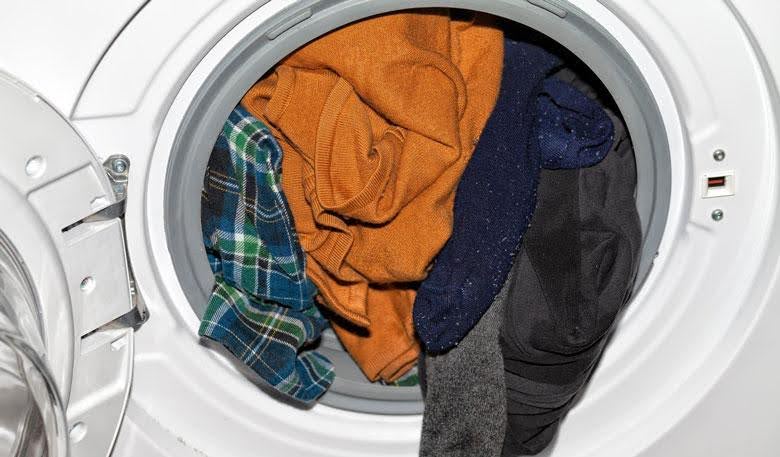 Giặt quần áo với khối lượng vừa phải
