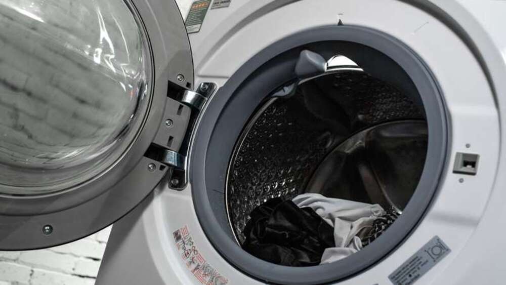Gioăng cửa cao su của lồng giặt bị thủng