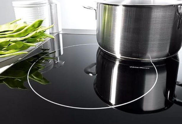 Bếp từ kêu tít tít liên tục rồi tắt